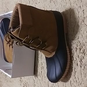 NIB Olivia Miller duck boot